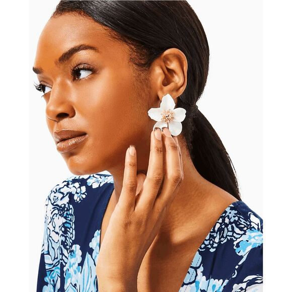 🤍🌺 LILLY PULITZER Oversized White Orchid Flower Earrings NEW WITH GIFT BAG - Picture 5 of 17